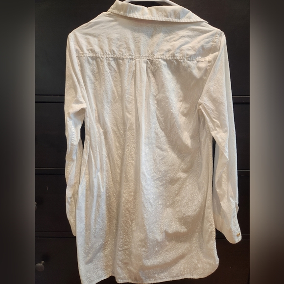 Lilly Pulitzer Button Down cover up - Picture 4 of 4